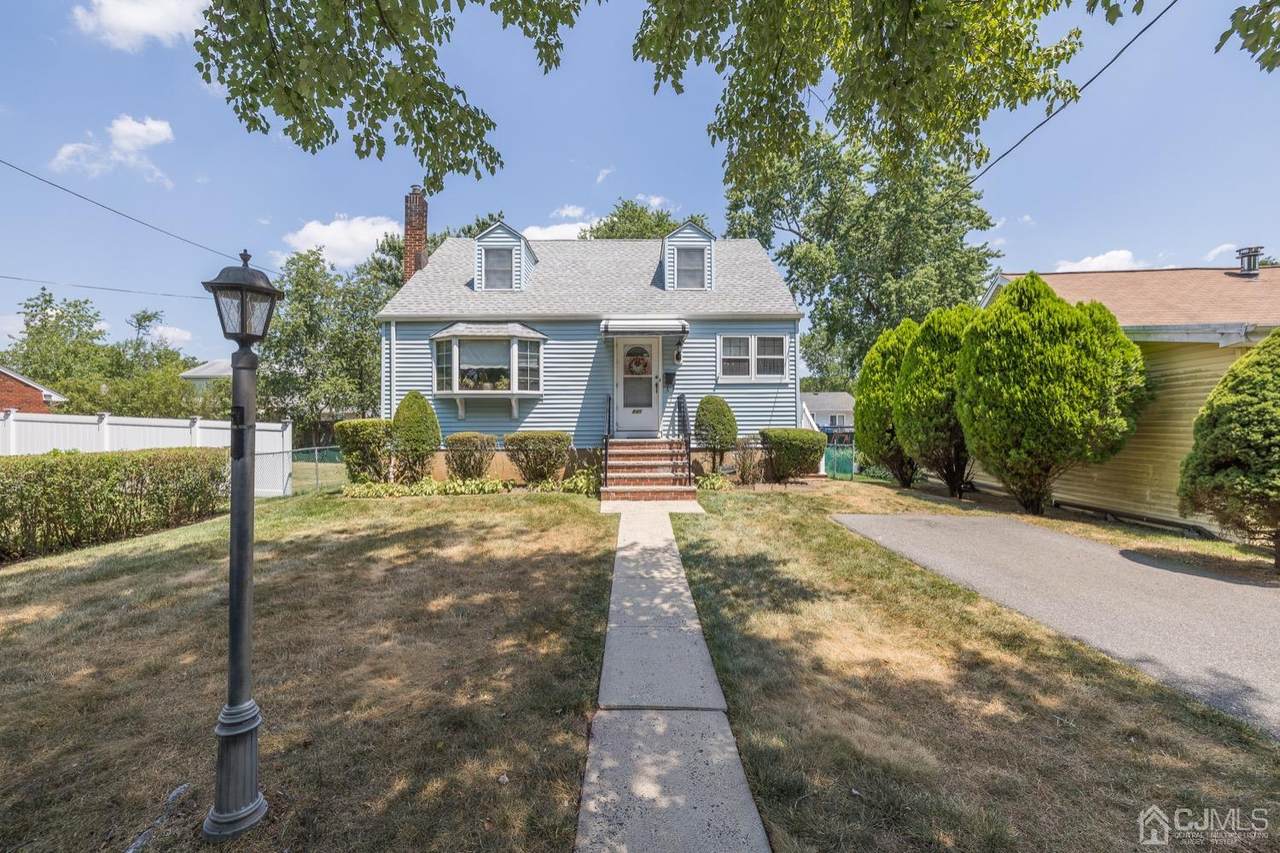 845 Maple Avenue - Photo 1