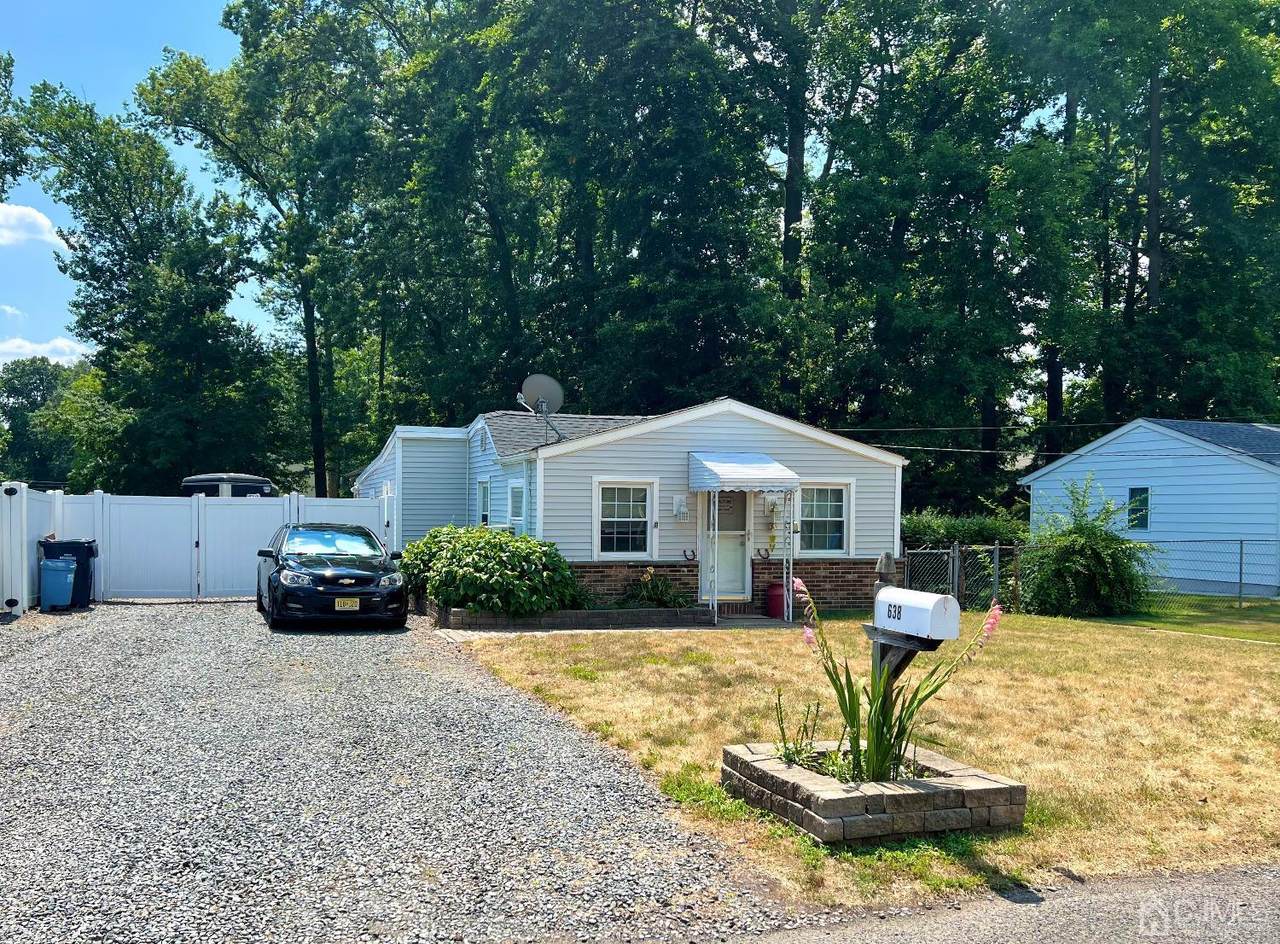 638 Spruce Road - Photo 1
