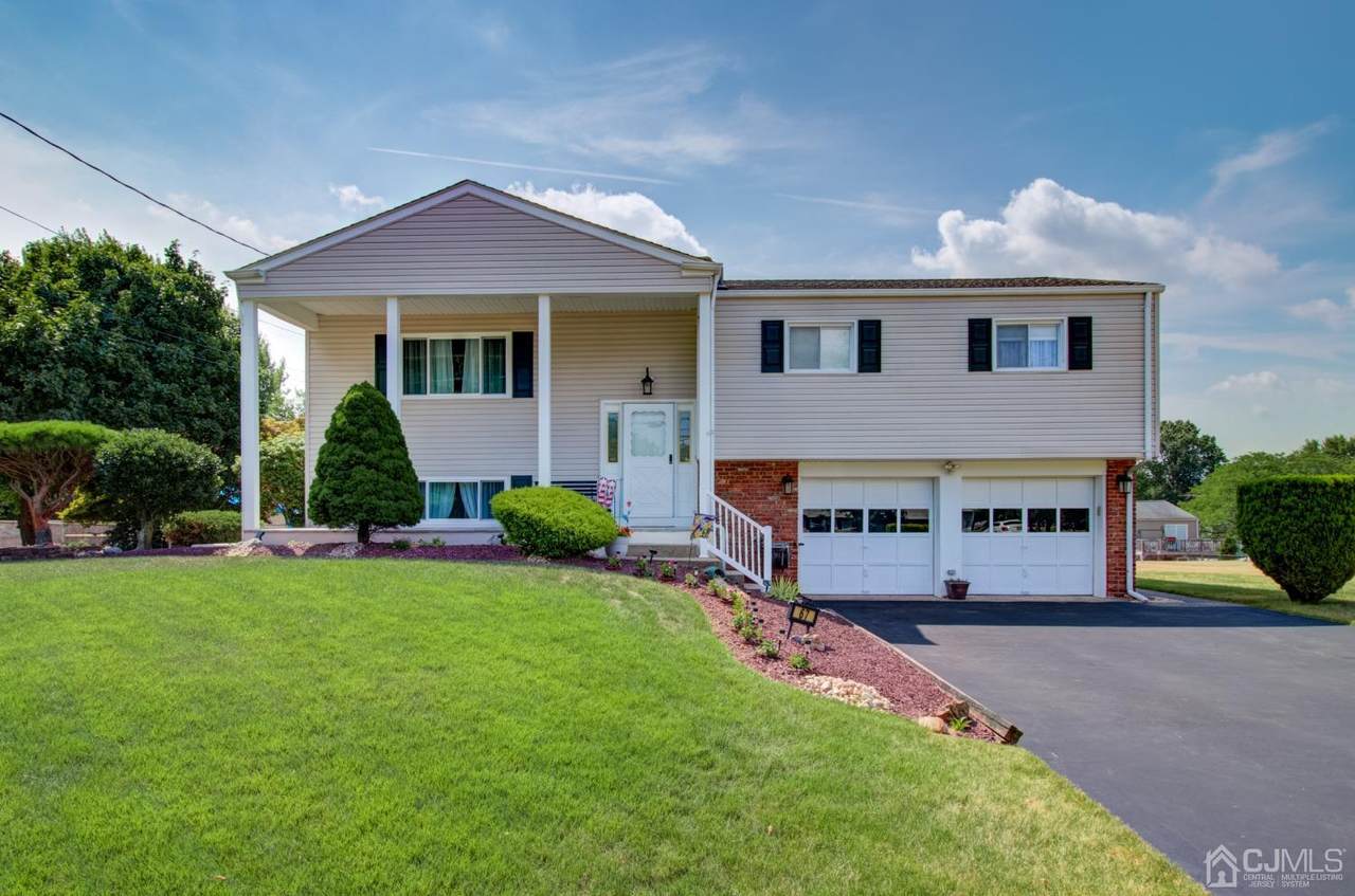 67 Lincoln Avenue - Photo 1