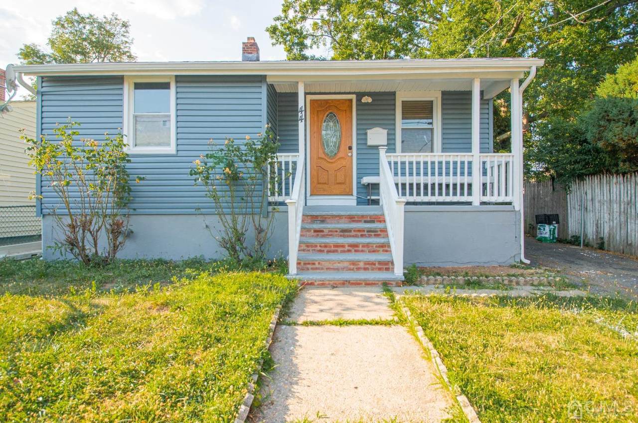 44 La Guardia Avenue - Photo 1