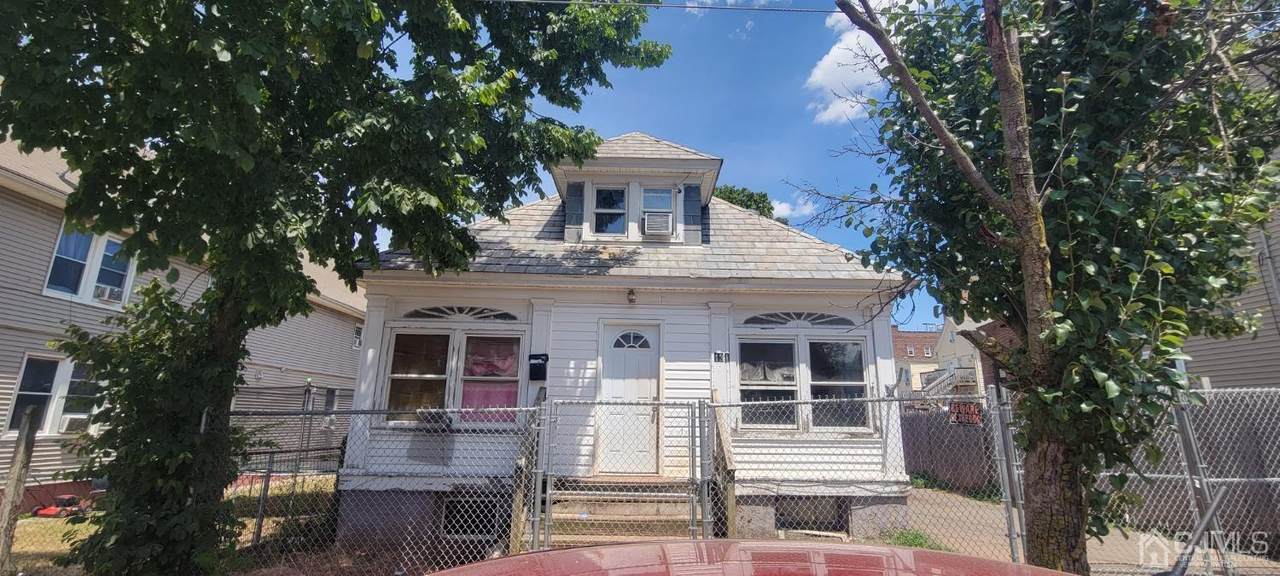 131 Seaman Street - Photo 1