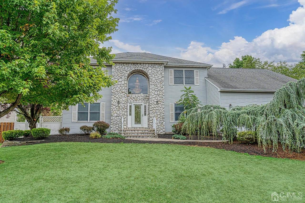 821 Spicer Avenue - Photo 1
