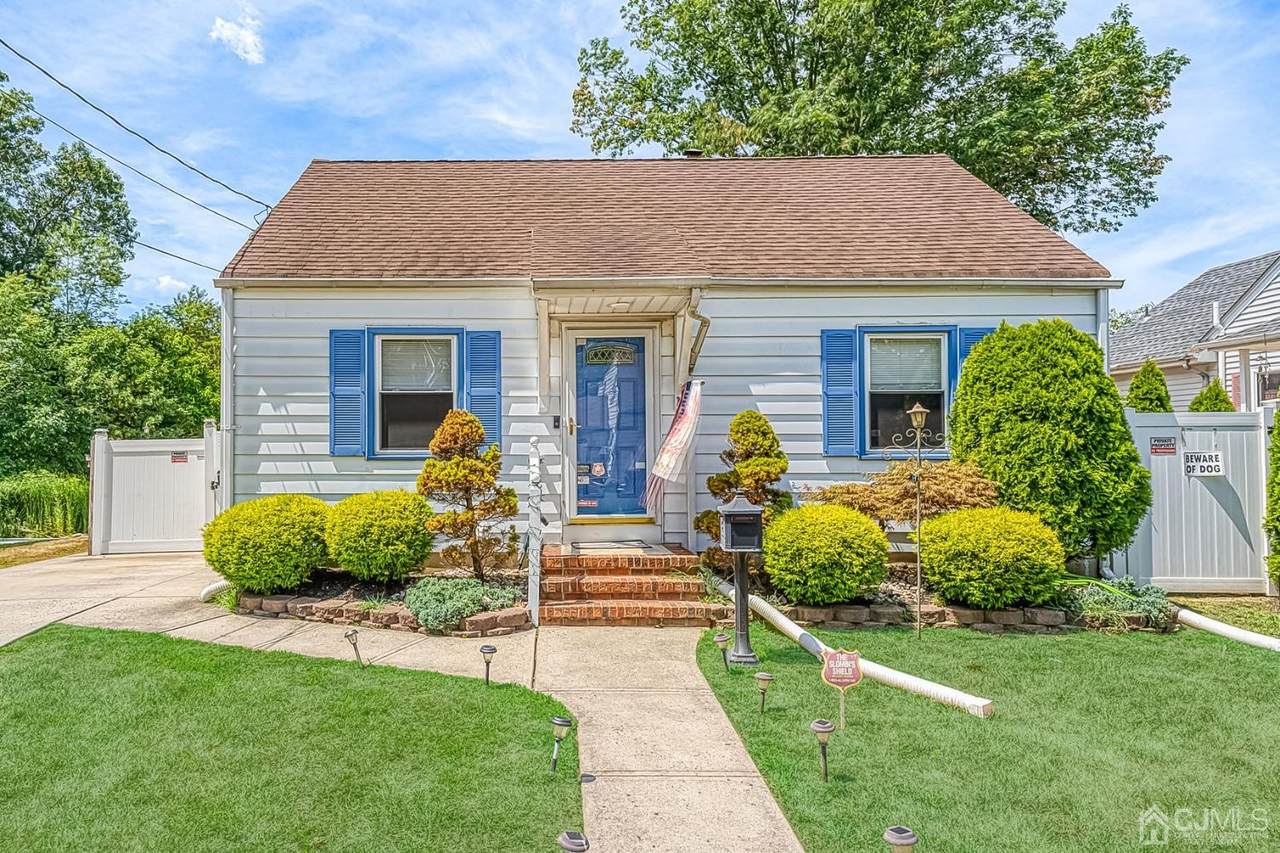 19 Sherman Avenue - Photo 1