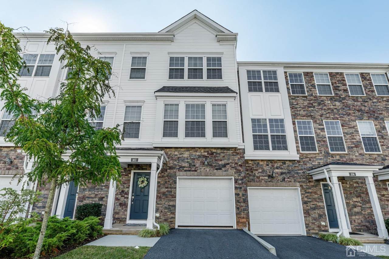 307 Saratoga Court - Photo 1