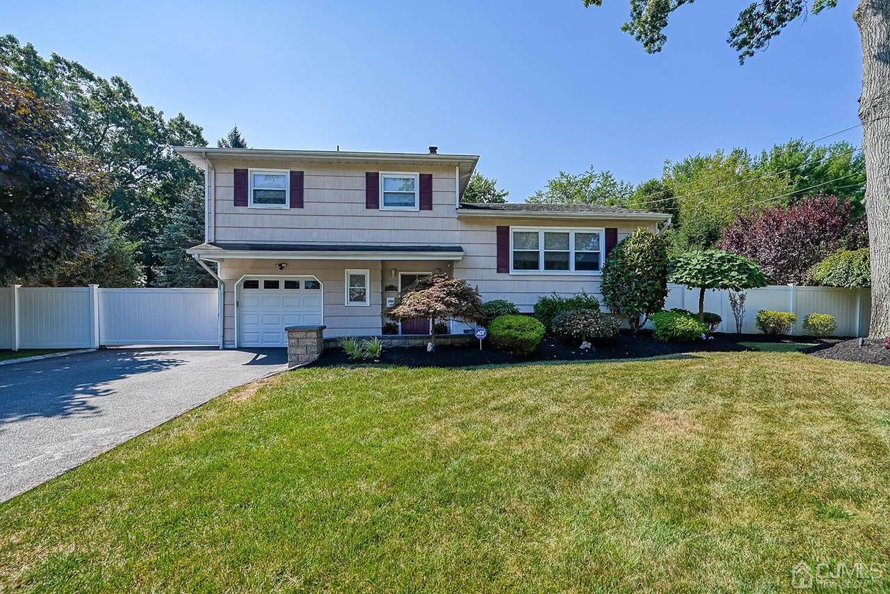 123 Janice Drive - Photo 1