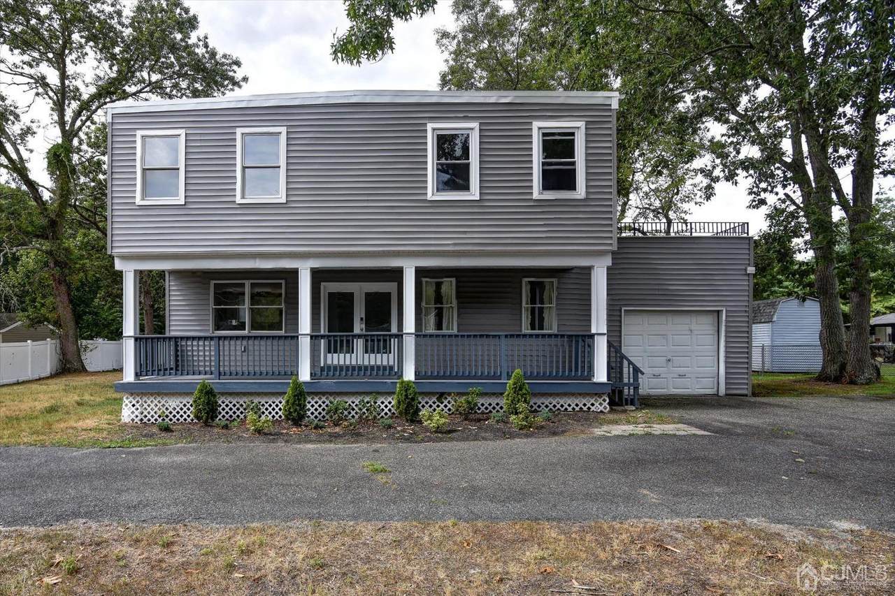 17 Helen Avenue - Photo 1