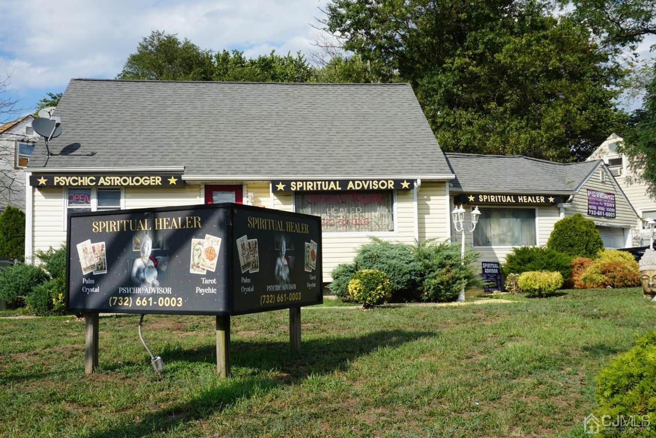 1610 Oak Tree Road - Photo 1
