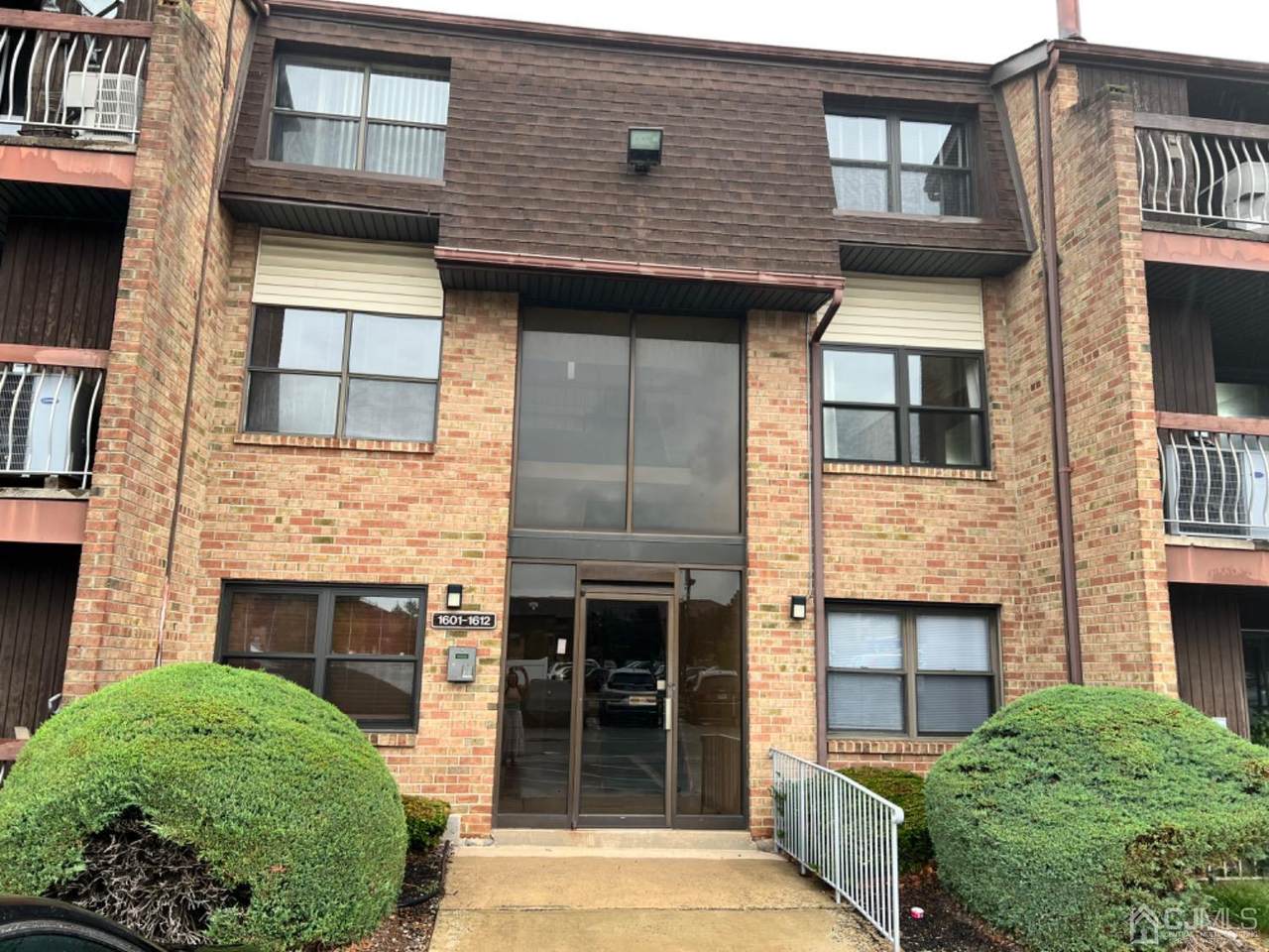 1610 Raspberry Court - Photo 1