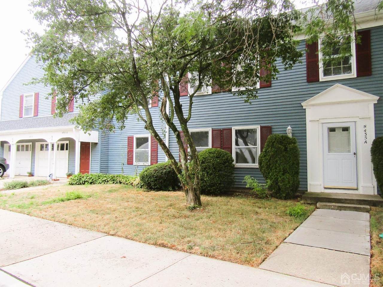 435 Newport Way - Photo 1