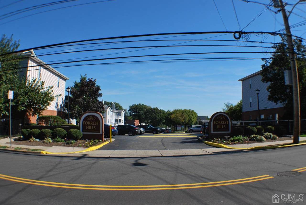 767 Summer Avenue - Photo 1