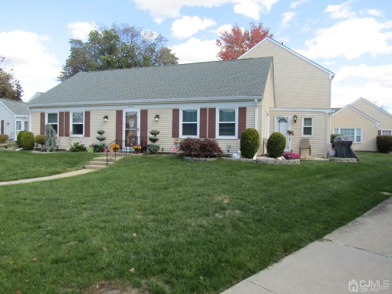 352 Old Nassau Road - Photo 1