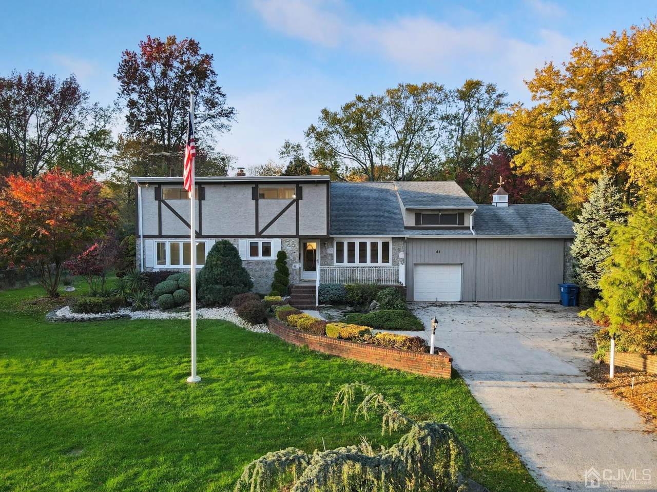 41 Kenneth Terrace - Photo 1
