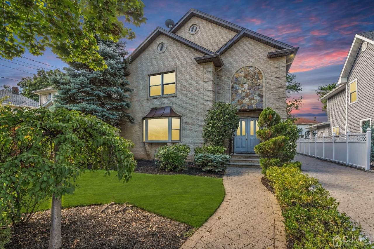 230 Lawrence Avenue - Photo 1
