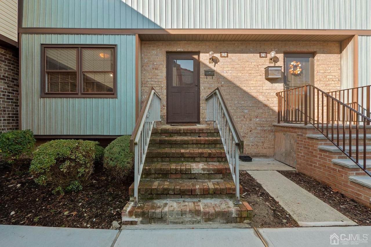 140 Highview Drive - Photo 1