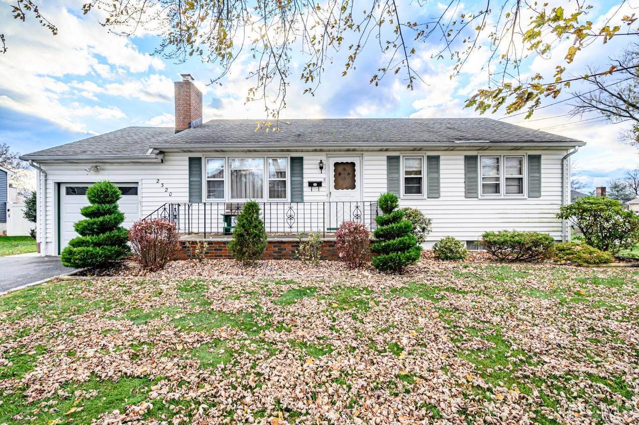 2320 Oxford Avenue - Photo 1