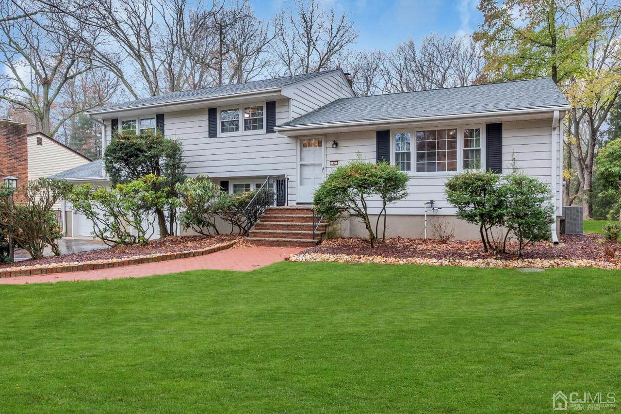 4 Plymouth Lane - Photo 1
