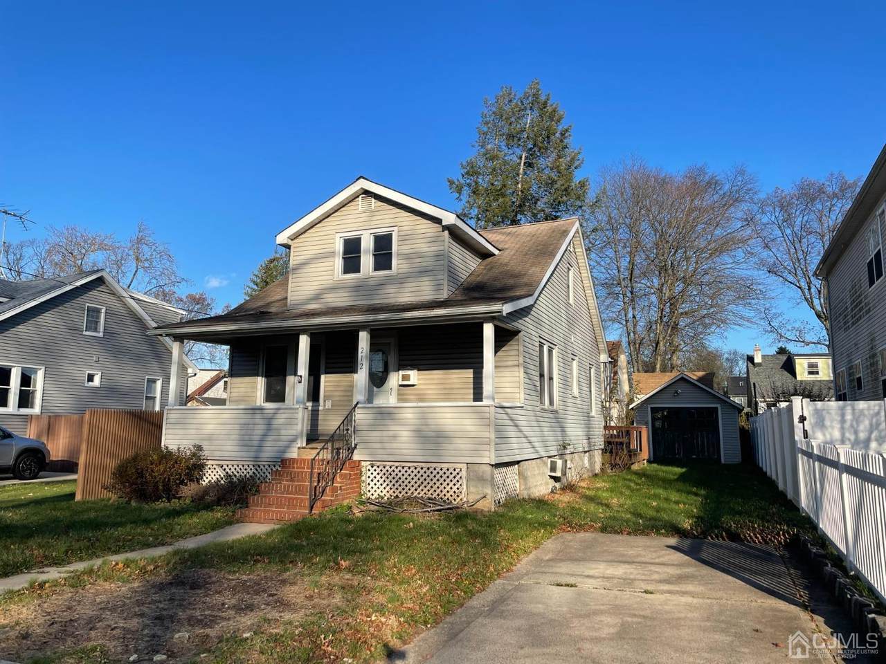 212 University Avenue - Photo 1