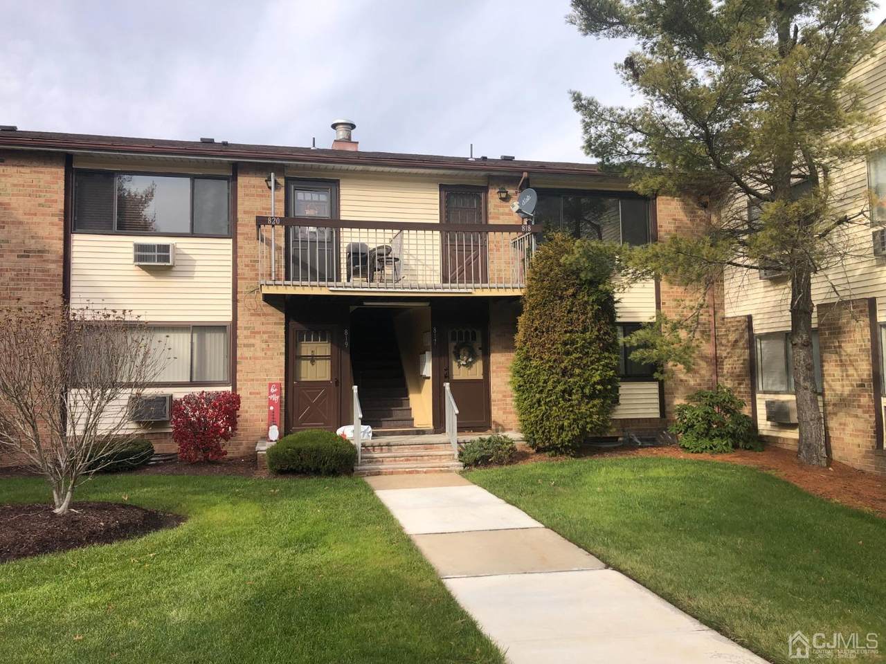 818 Cricket Lane - Photo 1