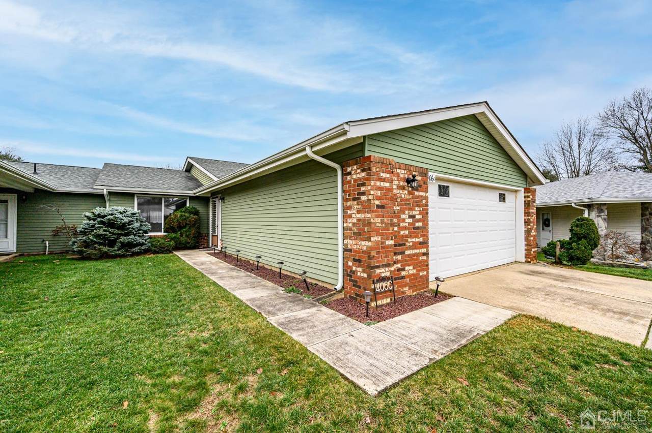 406 Genista Plaza - Photo 1