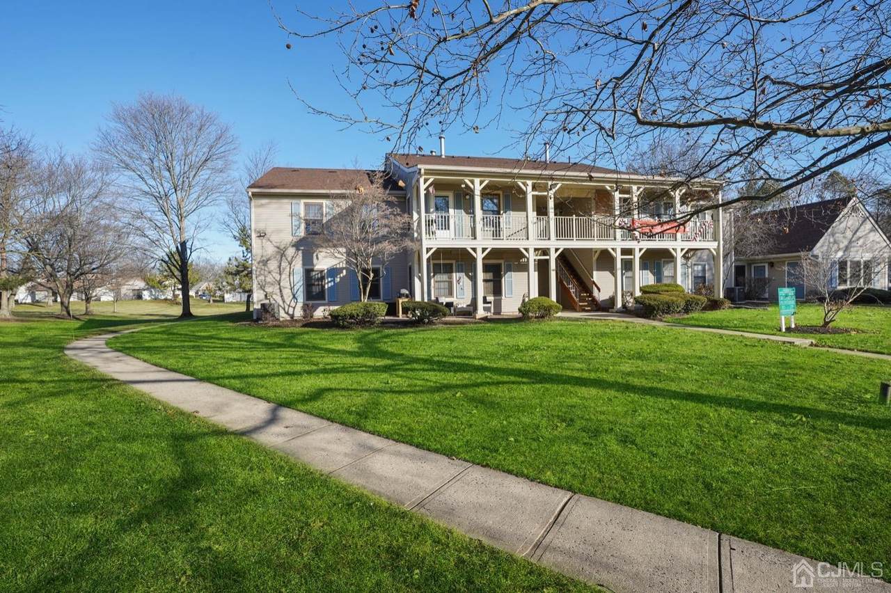 174 W Wycoff Way - Photo 1