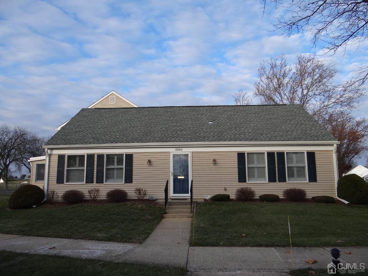 226 Manchester Lane - Photo 1