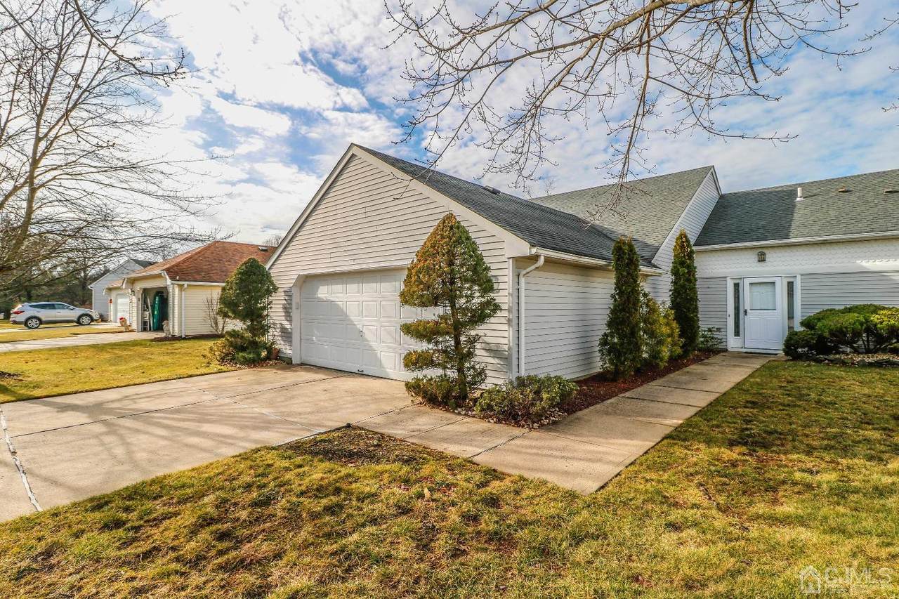 664 Azalea Plaza - Photo 1