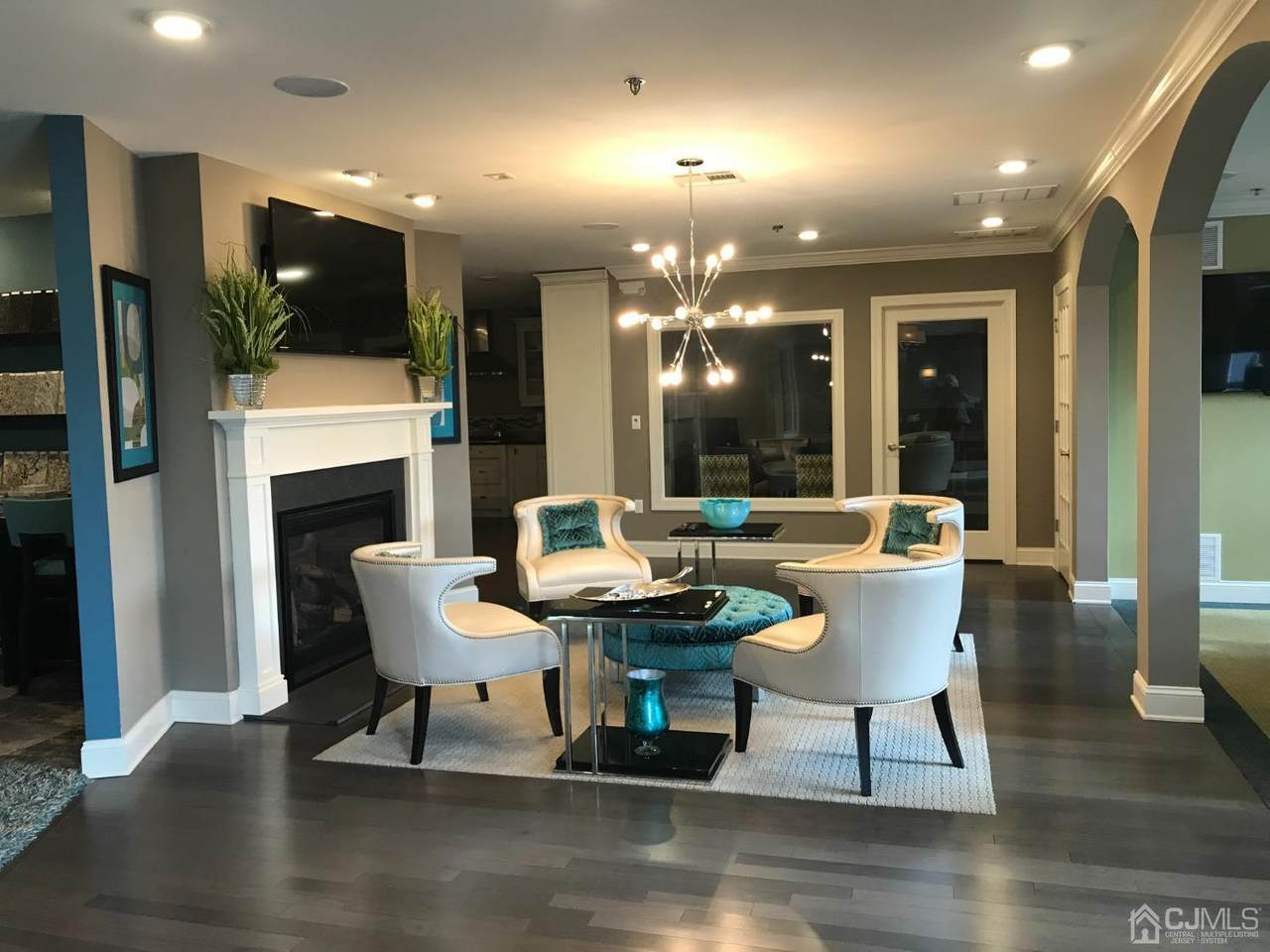 246 2-4-6 Towne Center Drive - Photo 1