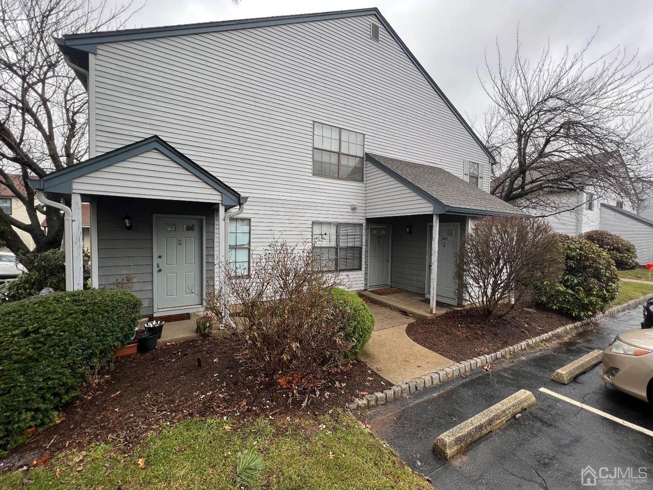 302 Woodbridge Commons Way - Photo 1