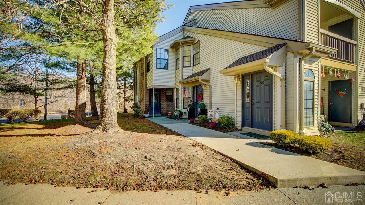 203 Sunshine Court - Photo 1