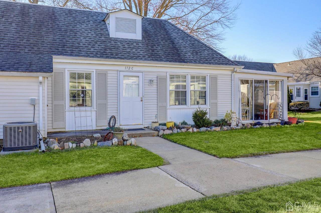 172 Rossmoor Drive - Photo 1