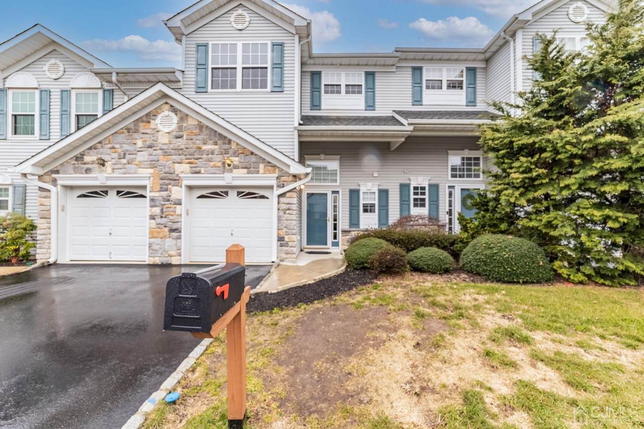 32 Hanna Lane - Photo 1