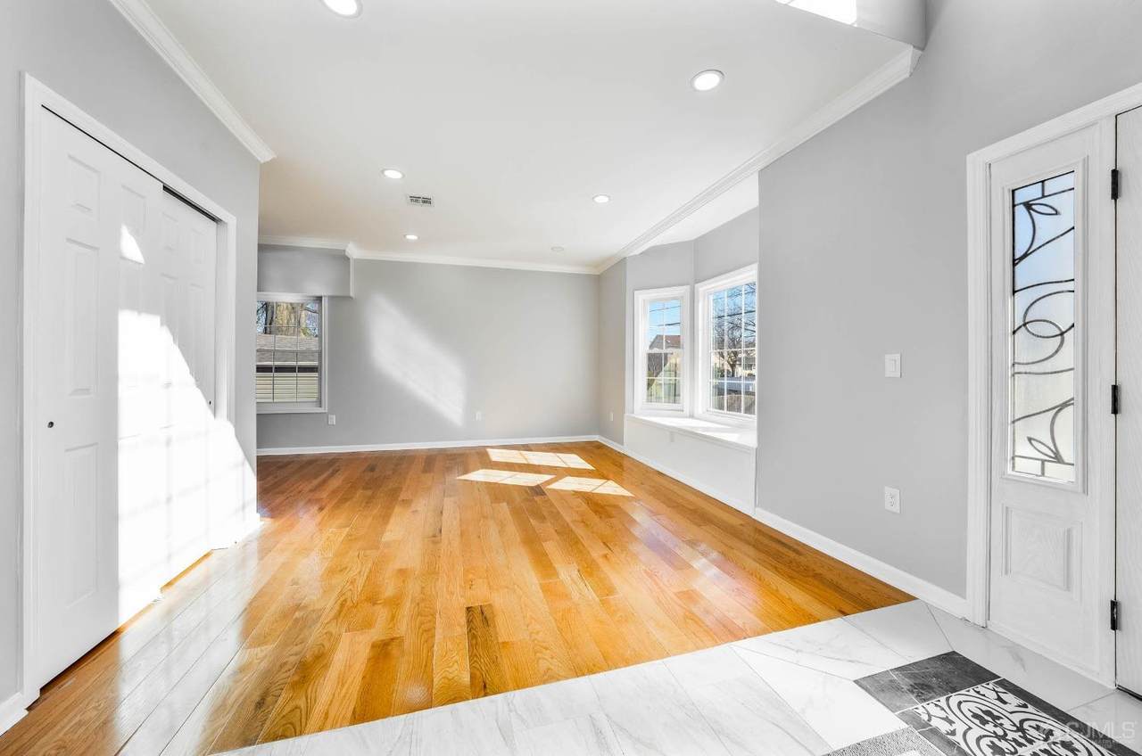 47 Ovington Avenue, Edison, NJ 08817 (2408094R) Rowack Real Estate Team