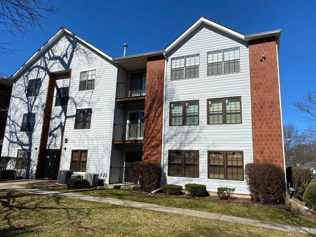 51 Boulder Drive, Edison, NJ 08817 (2408908R) Rowack Real Estate Team