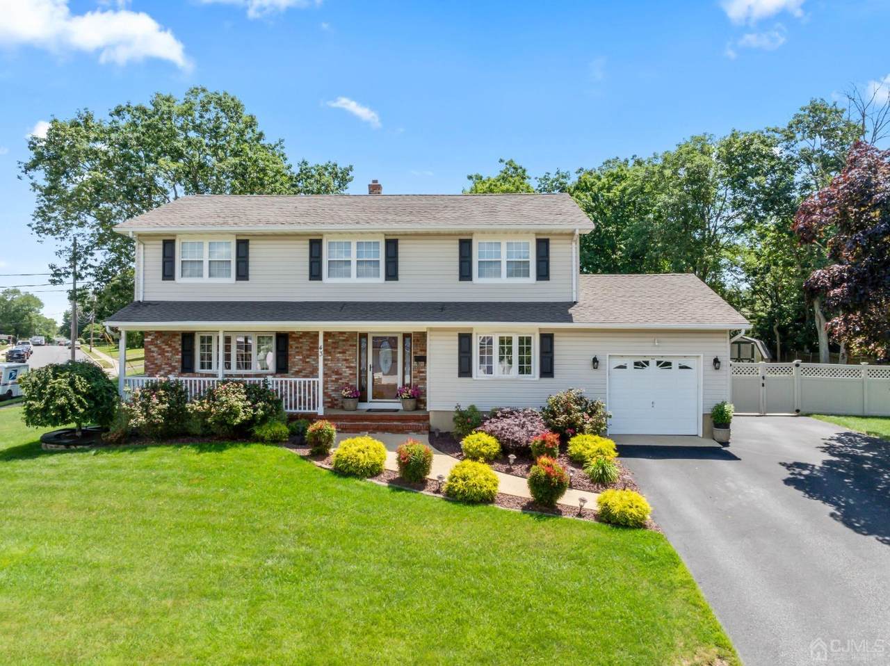 43 Southport Drive - Photo 1