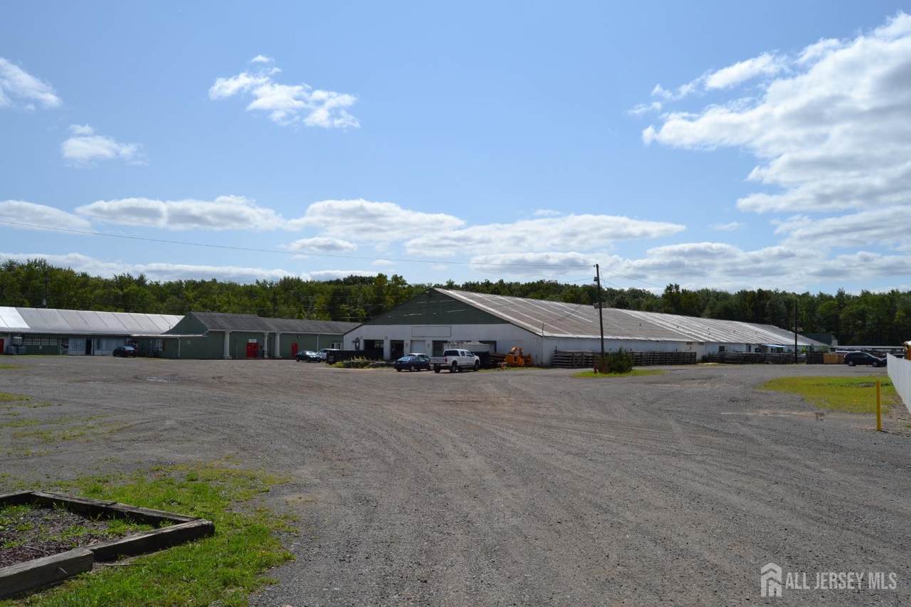 335 New Road Road - Photo 1