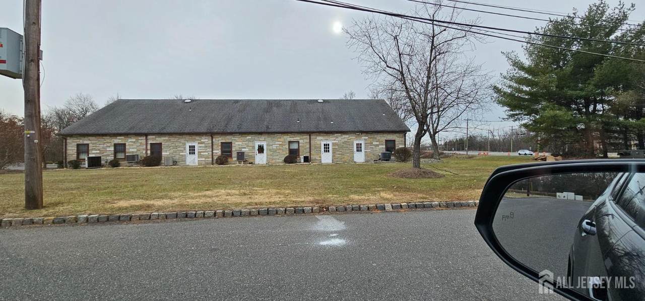 351 Doctors Way - Photo 1