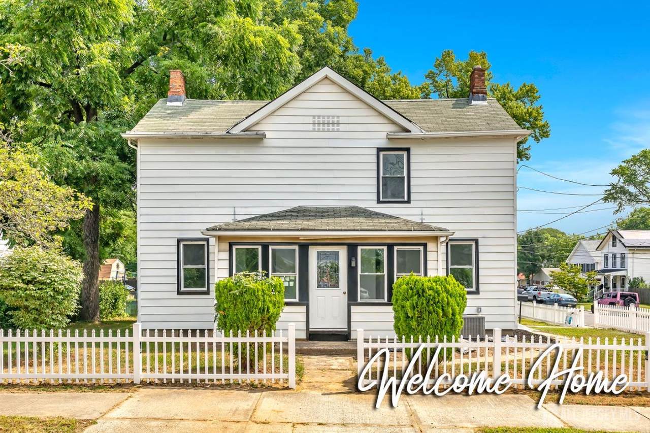 33 Stockton Avenue - Photo 1