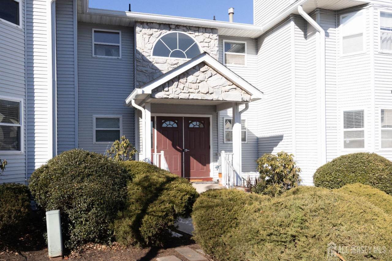 120 Exeter Court - Photo 1