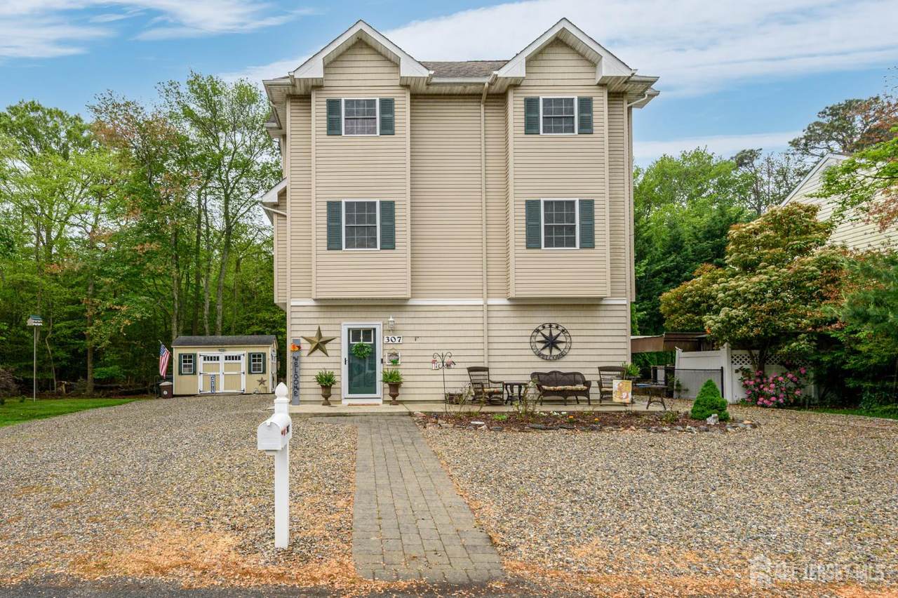307 Cedar Drive - Photo 1