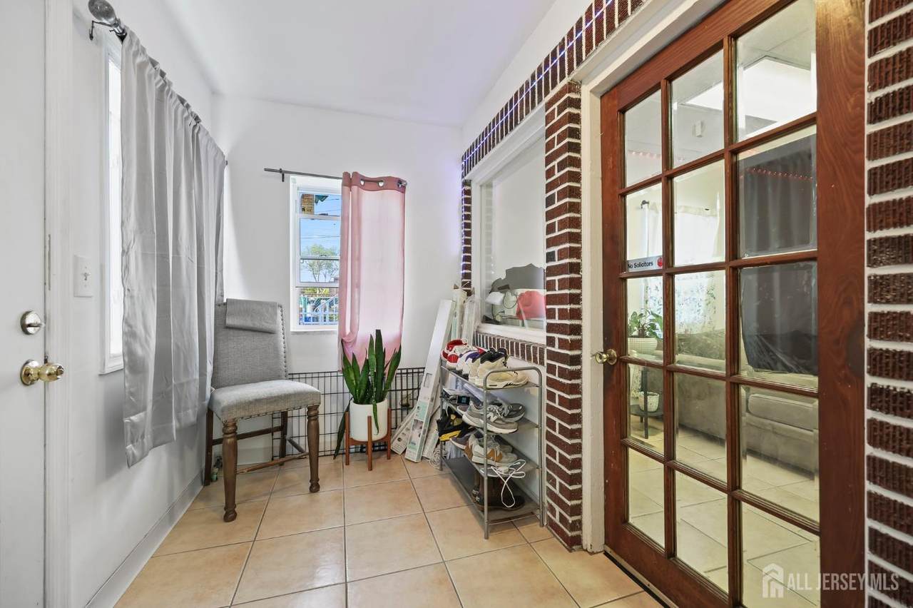 318 Elm Street - Photo 1