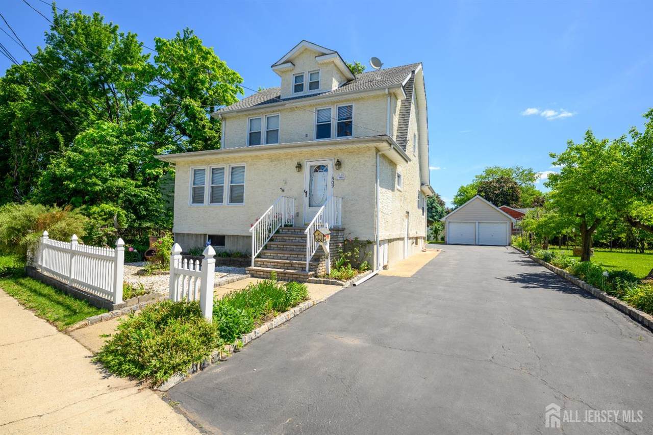 1909 Hamilton Boulevard - Photo 1