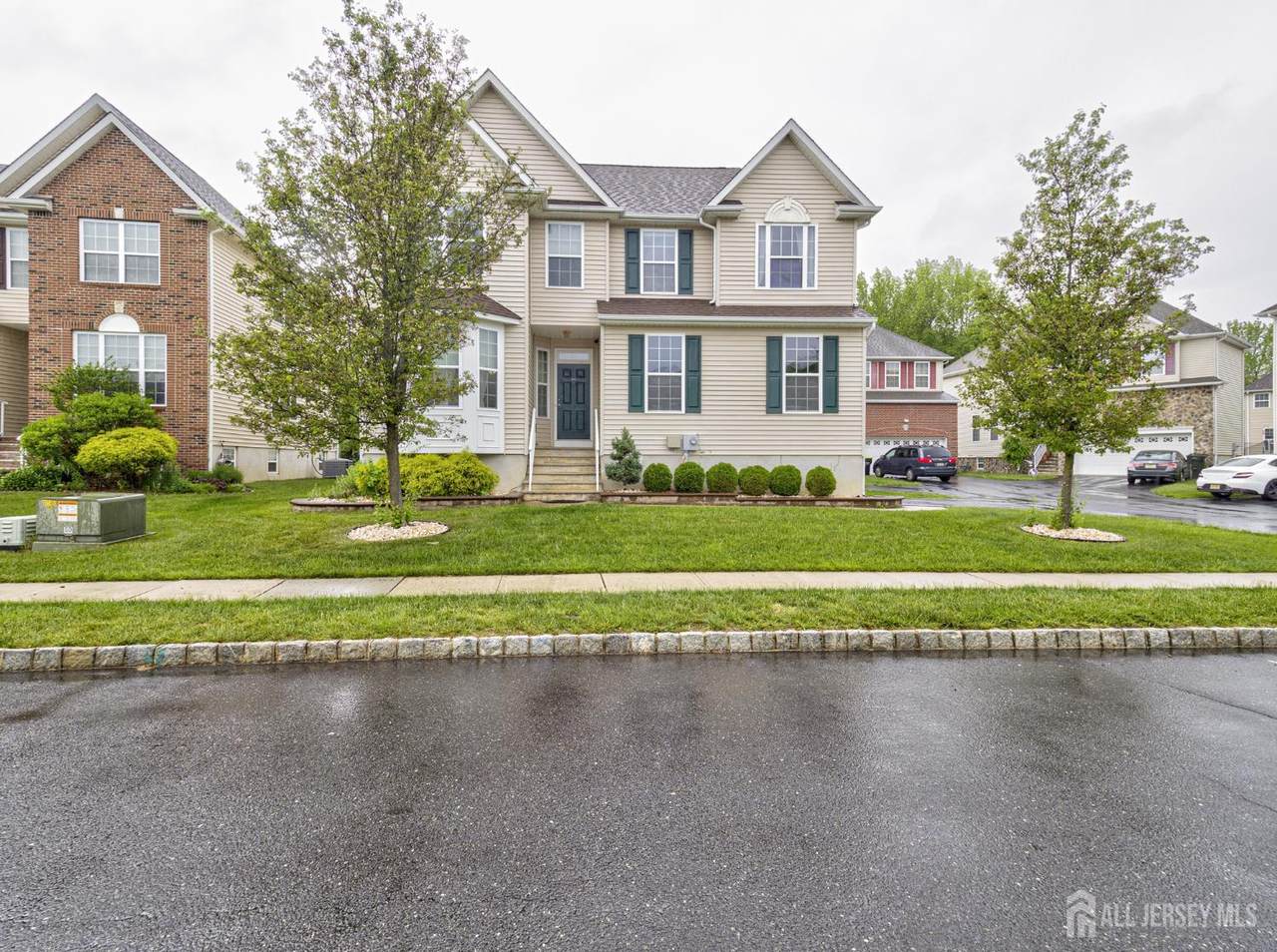 221 Morning Glory Drive - Photo 1