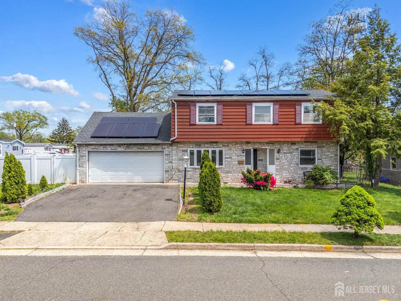 42 Mark Place - Photo 1