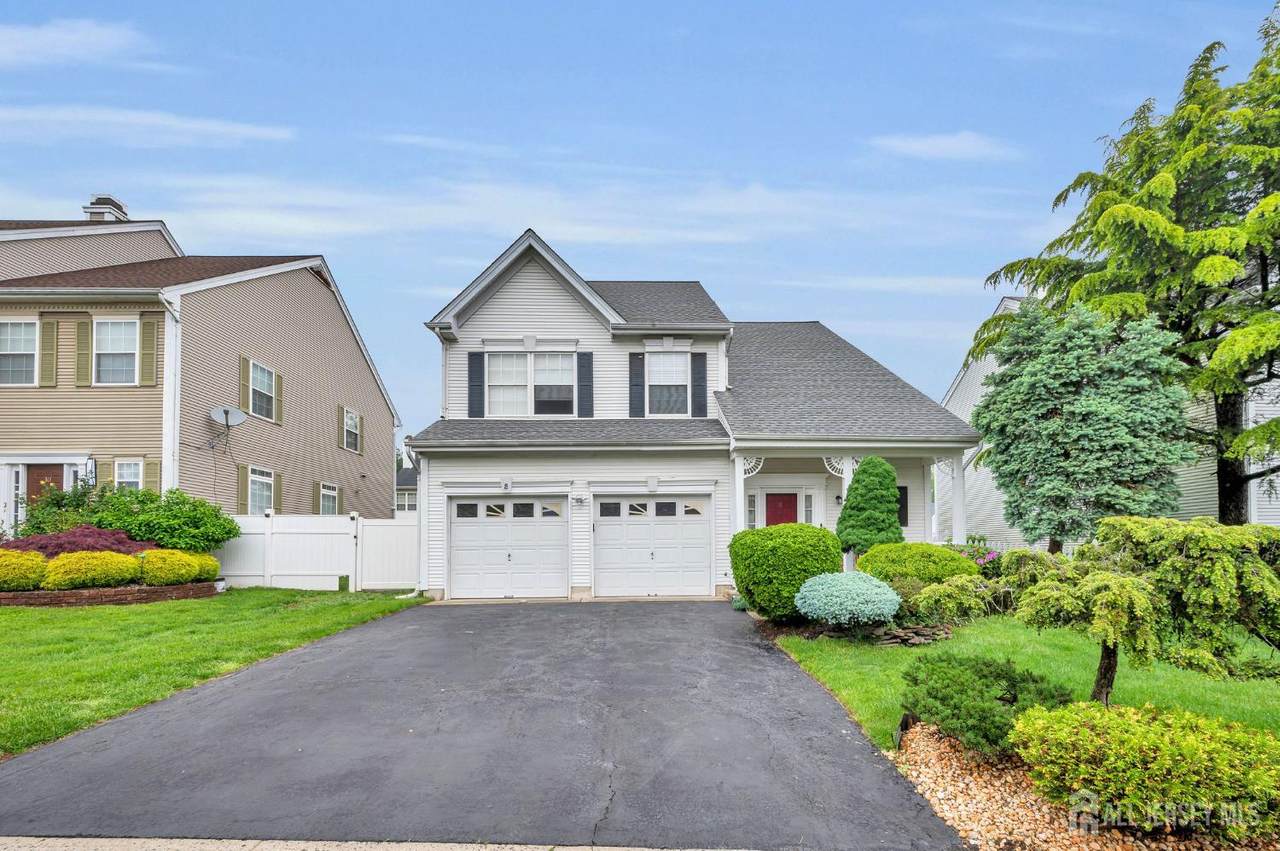 8 Raleigh Way - Photo 1