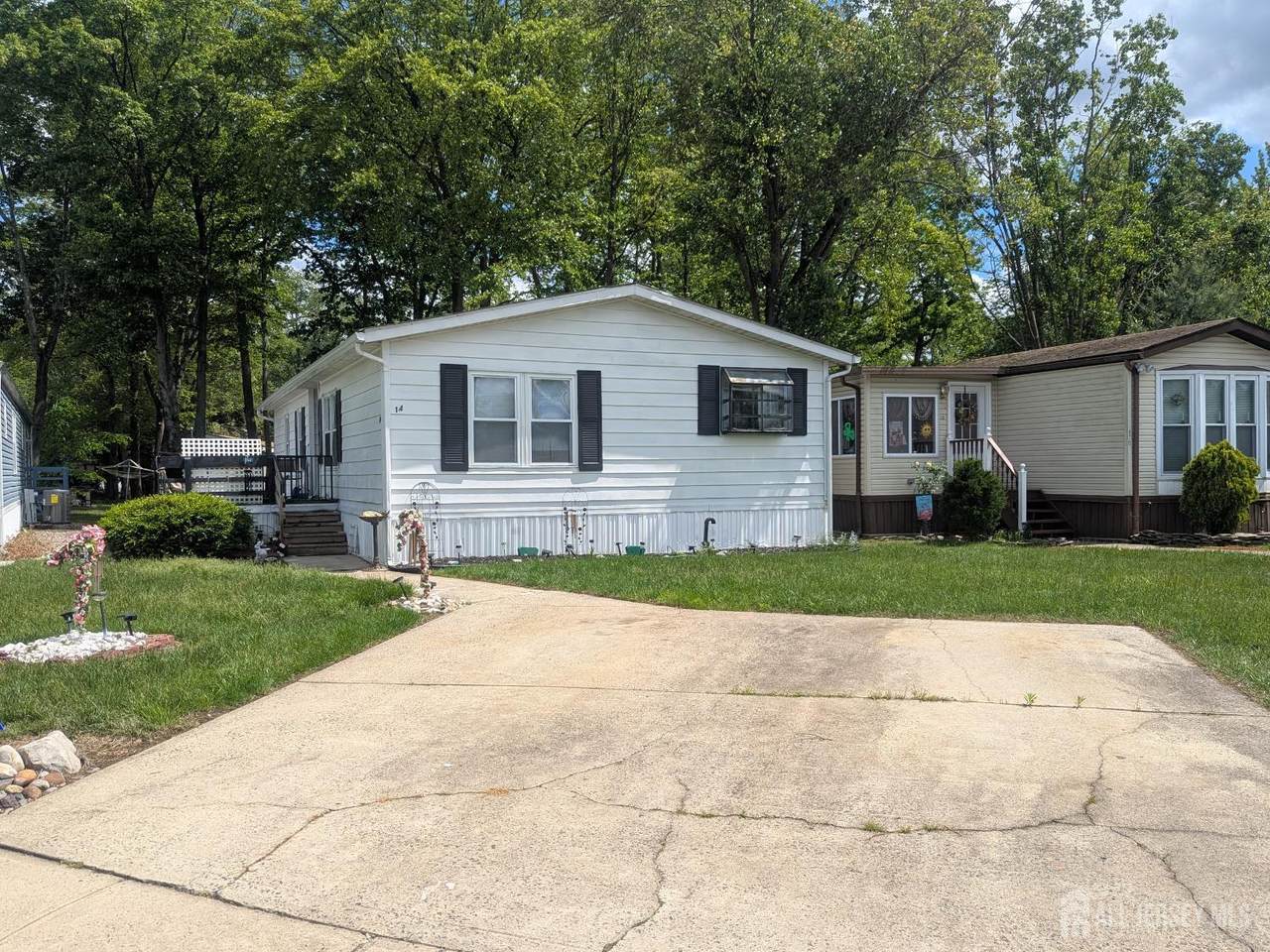 14 Steinbeck Road - Photo 1