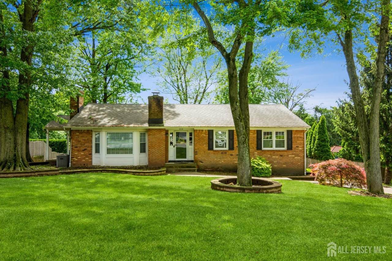 3318 Evergreen Lane - Photo 1