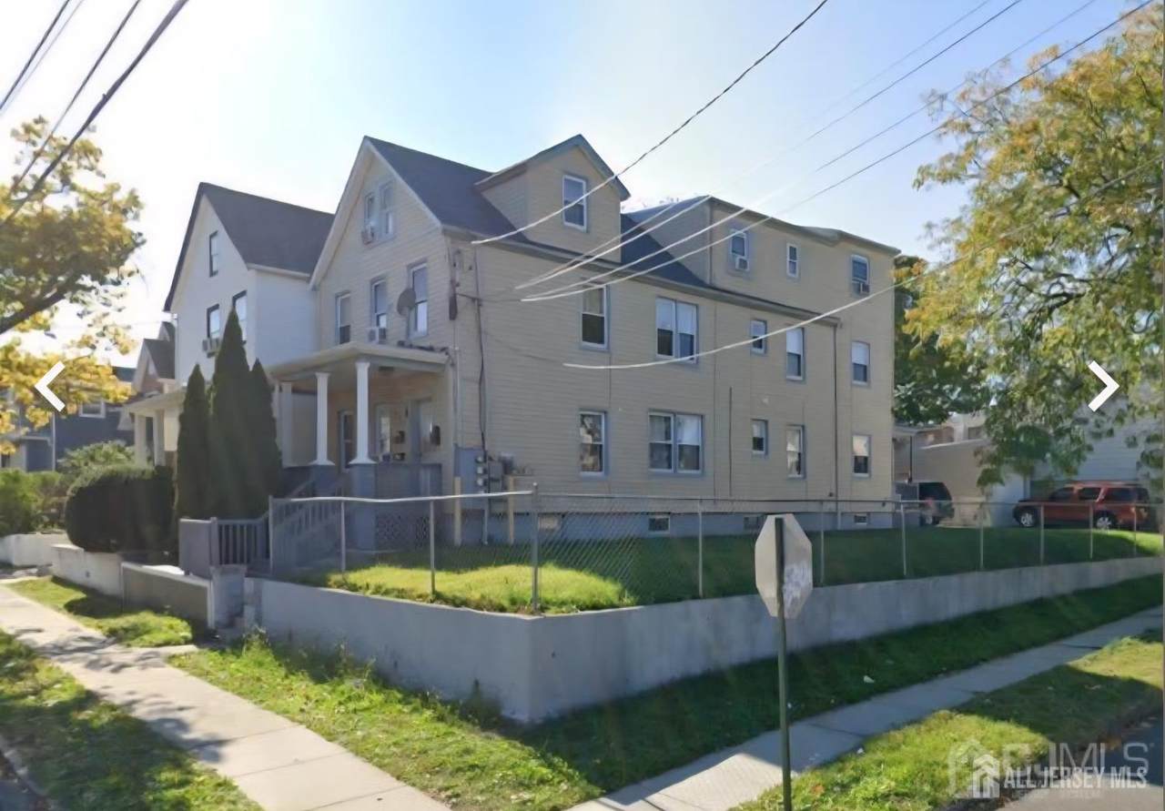 593 Penn Street - Photo 1
