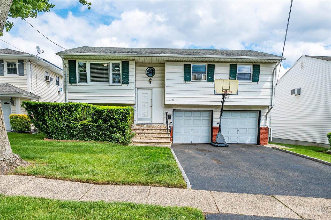 2145 Keller Crescent - Photo 1