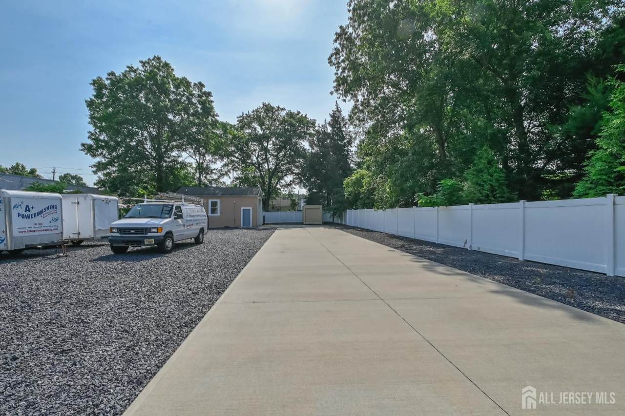 33 Bordentown Turnpike - Photo 1