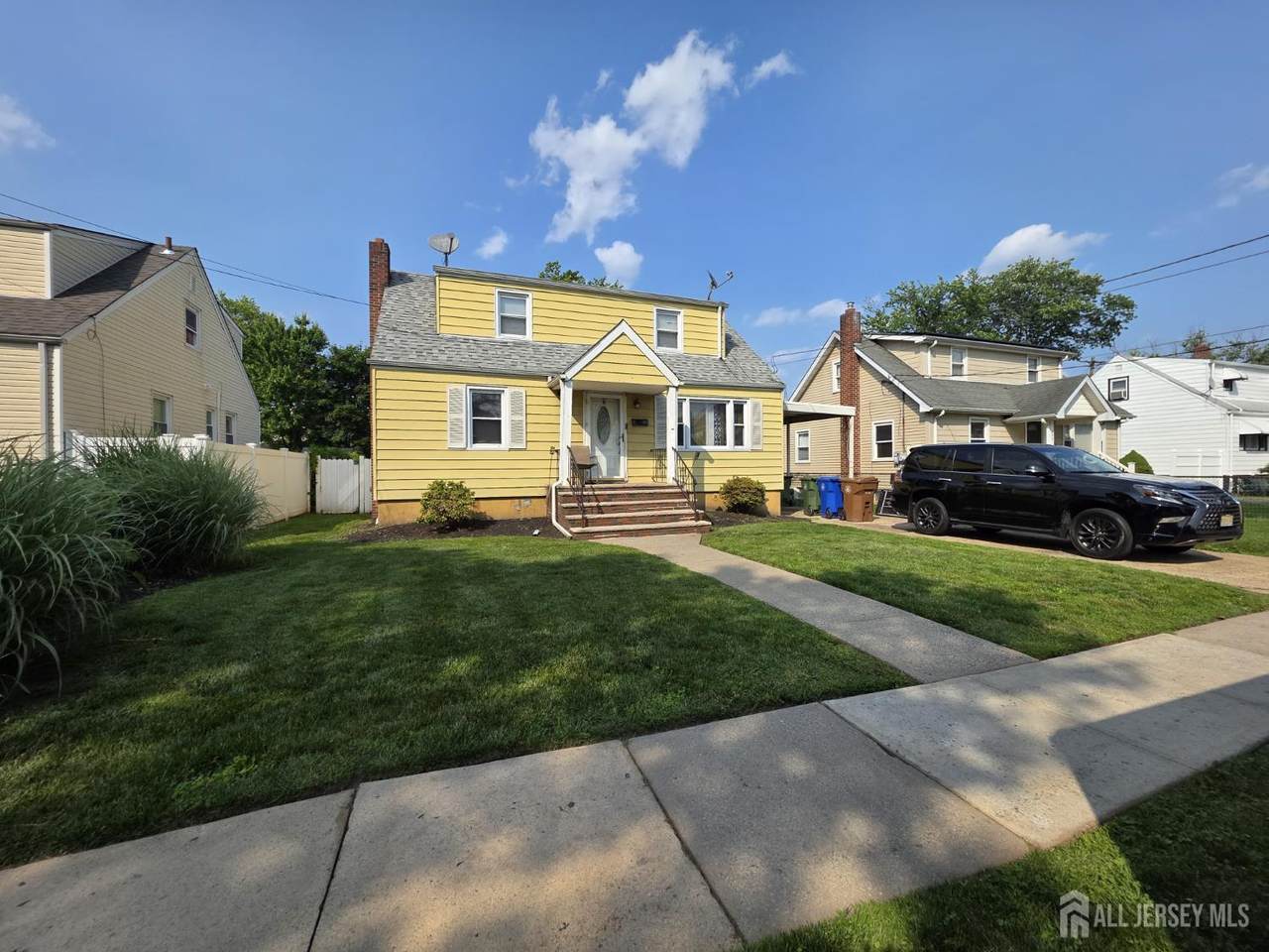 812 Lincoln Street - Photo 1